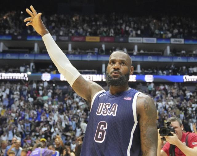 美国男篮首人！公投决定詹姆斯旗手资格 库里落选