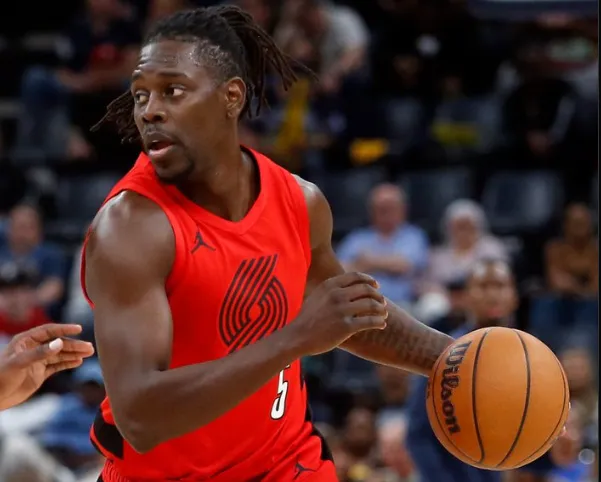 开云-霍勒迪8记三分追平生涯最高，35分创赛季新高&amp;amp;近5场4次20+